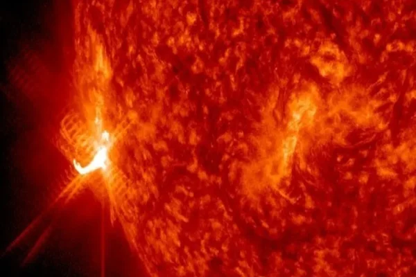 NASA và IBM ra mắt Surya – Mô hình AI dự đoán bão mặt trời và cực quang